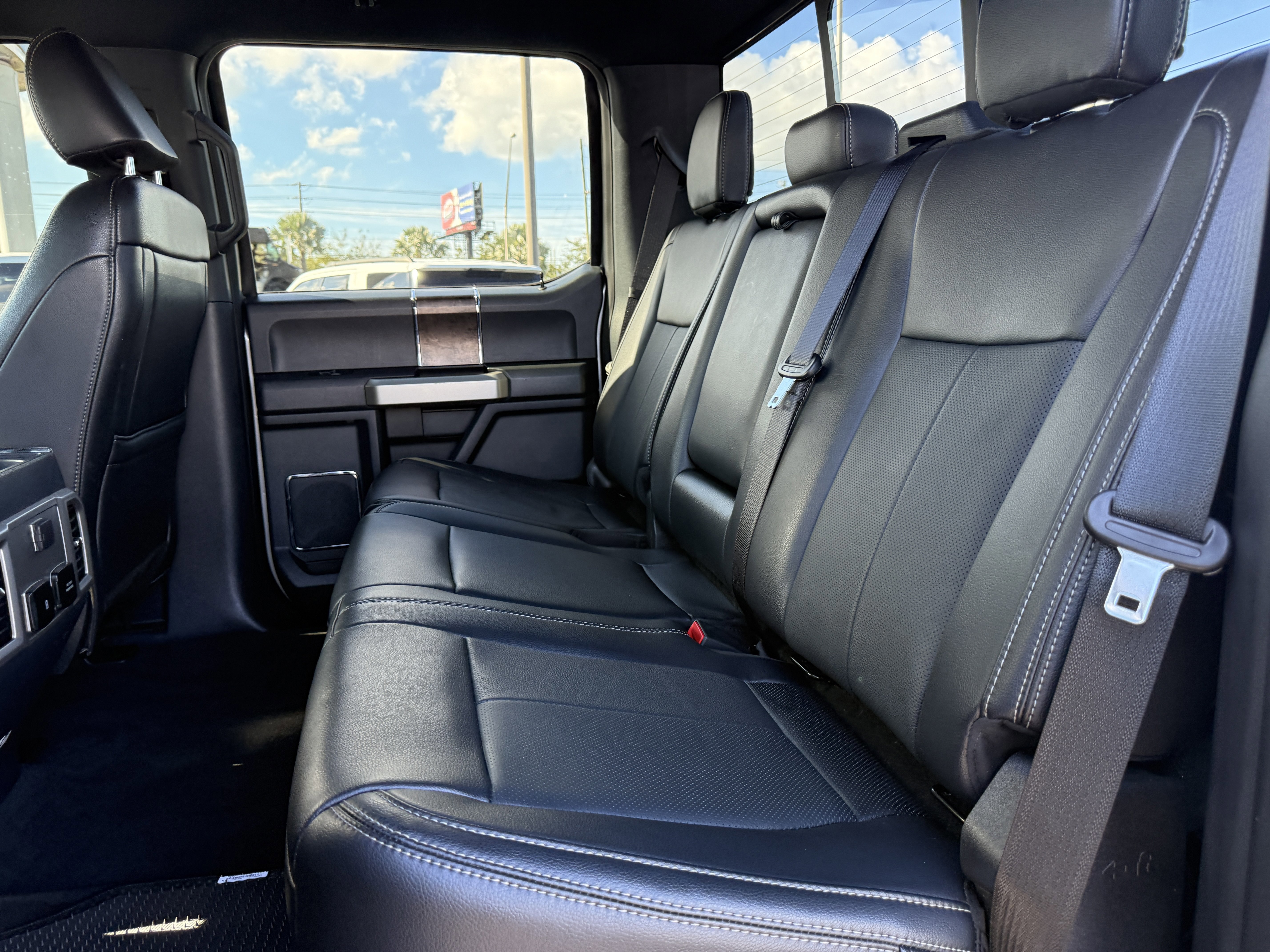 Certified 2022 Ford F250 Lariat w/ Tremor Off-Road Package image 15