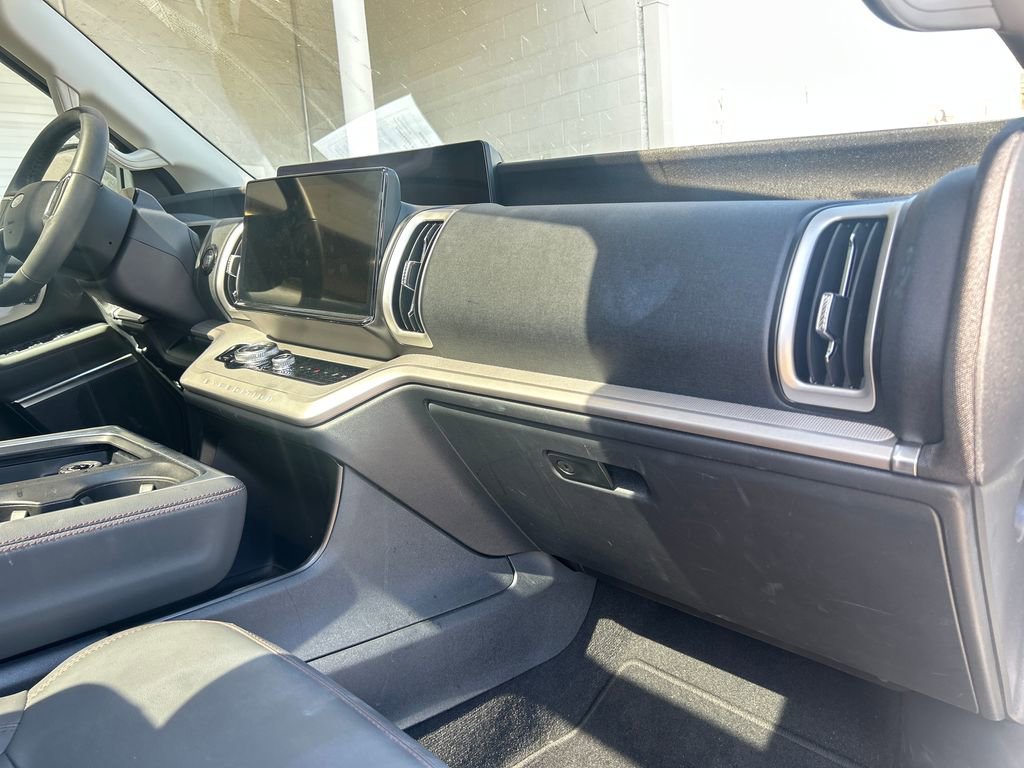 Certified 2025 Ford Expedition Active RWD image 16