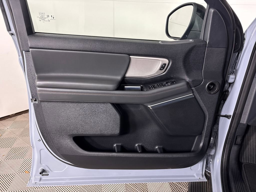 Certified 2025 Ford Expedition Active image 17