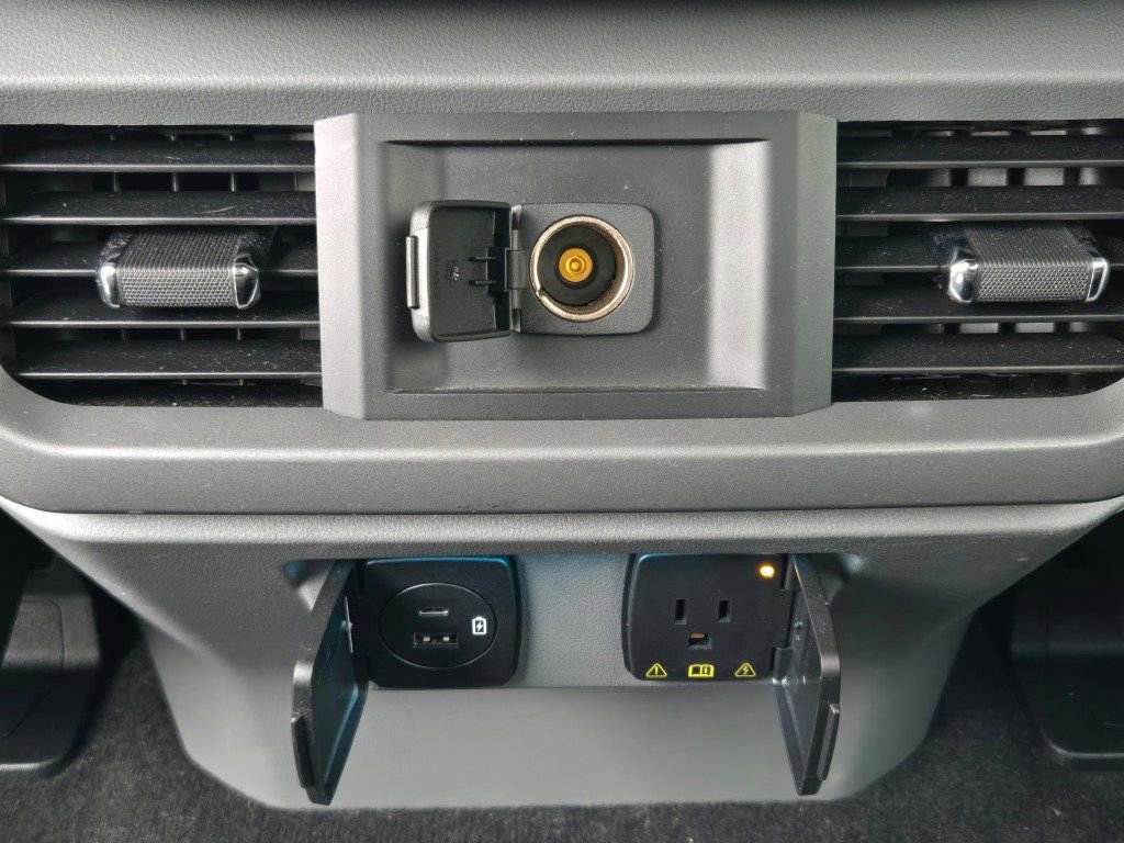 Certified 2022 Ford F150 XLT w/ Equipment Group 302A High image 16