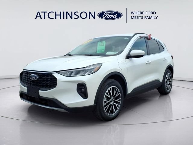 Certified 2025 Ford Escape SE w/ Class II Trailer Tow Package