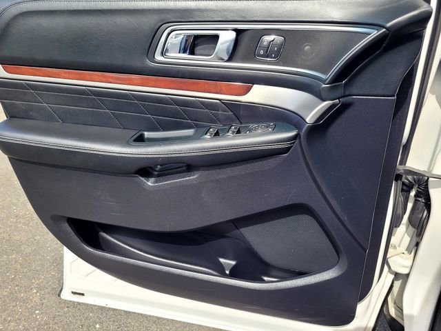 Certified 2018 Ford Explorer Platinum image 16