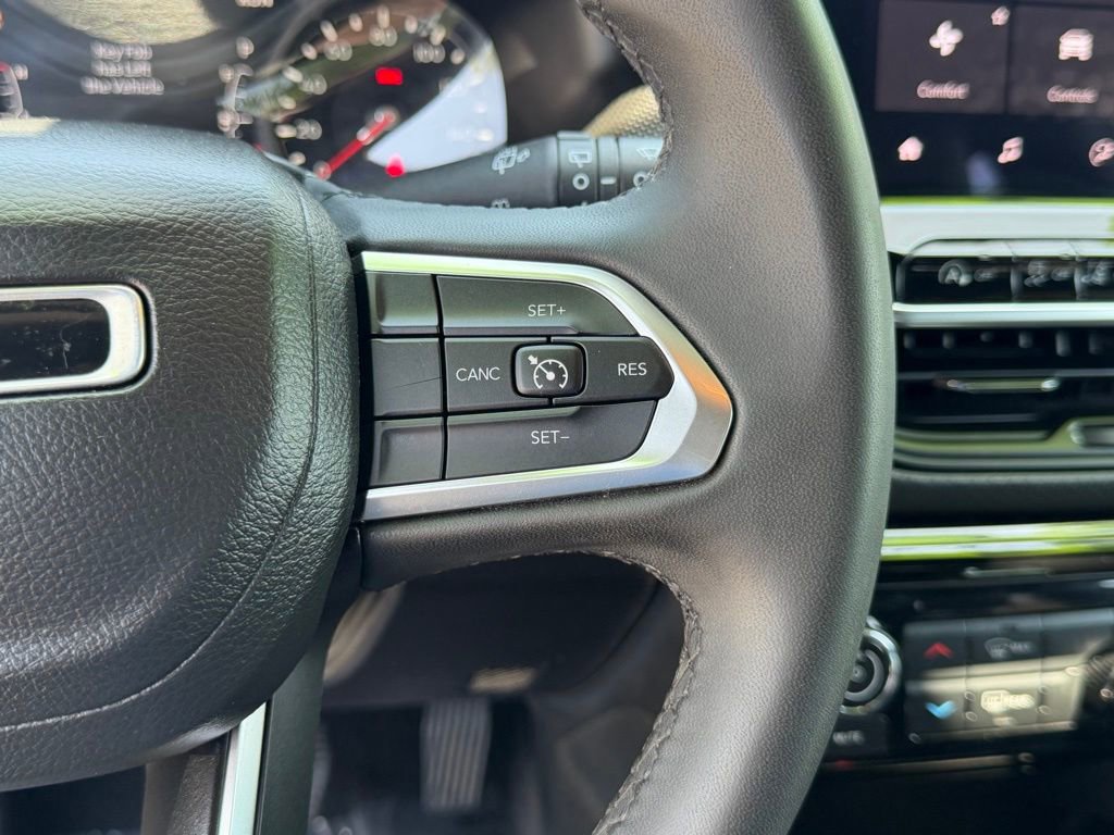 Used 2023 Jeep Compass Latitude AWD/4WD image 25
