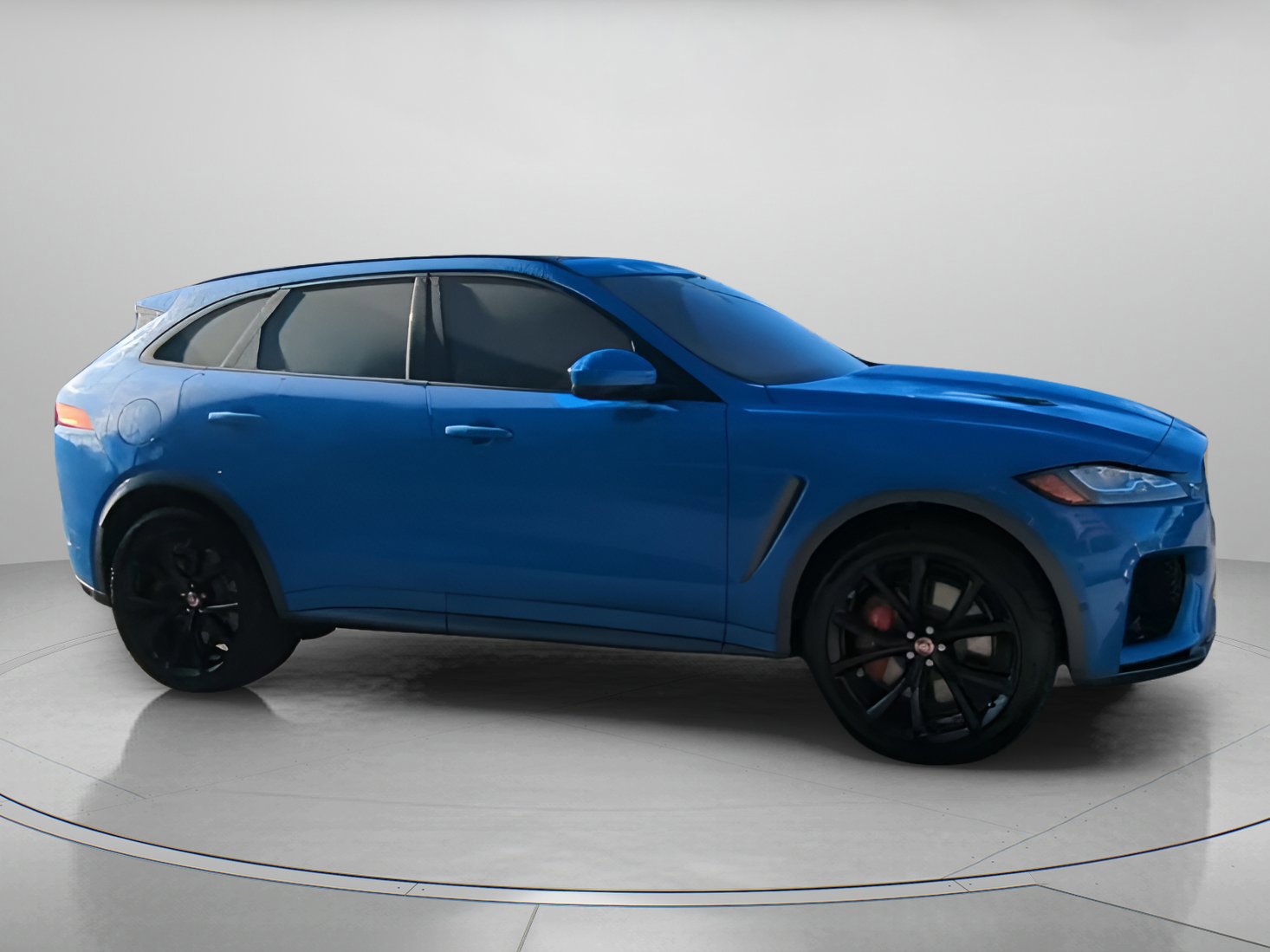 Used 2020 Jaguar F-PACE SVR image 30