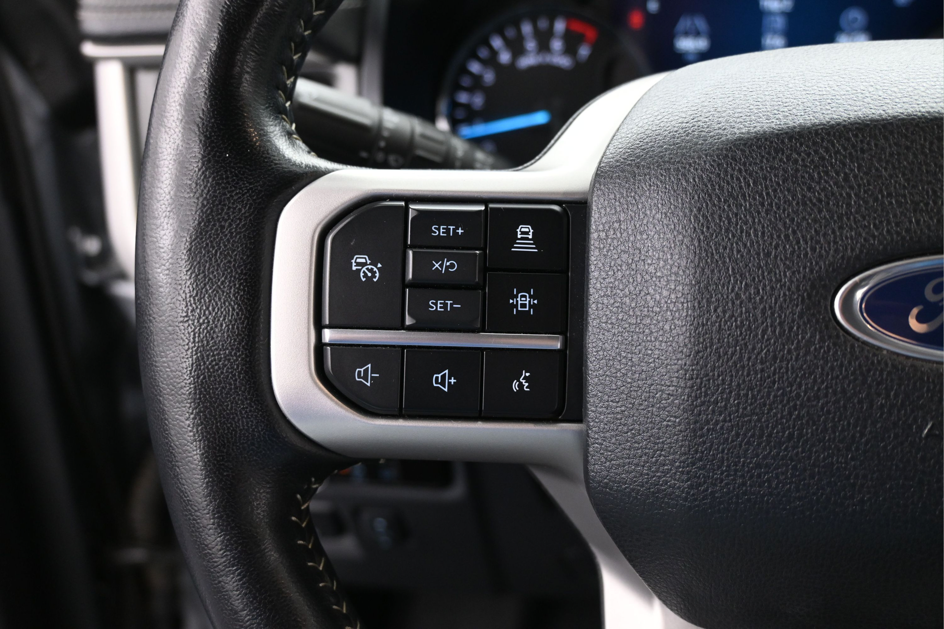 Certified 2023 Ford Expedition XLT RWD image 14