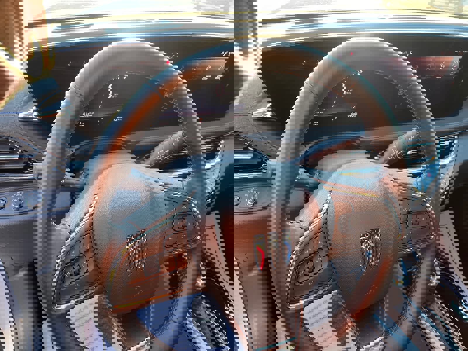 Used 2025 Buick Envista Sport Touring image 10