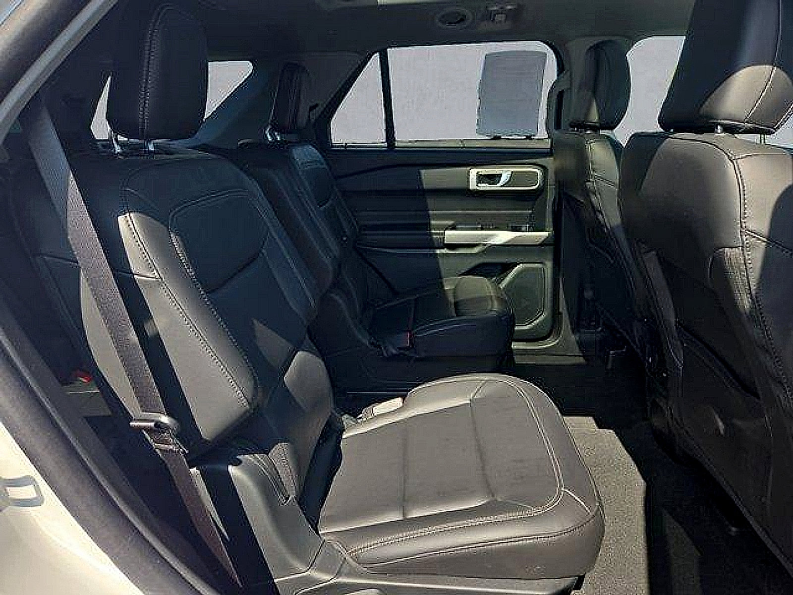 Certified 2023 Ford Explorer XLT w/ Equipment Group 202A AWD/4WD image 24