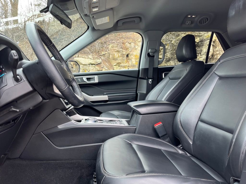 Certified 2023 Ford Explorer XLT w/ Equipment Group 202A AWD/4WD image 18