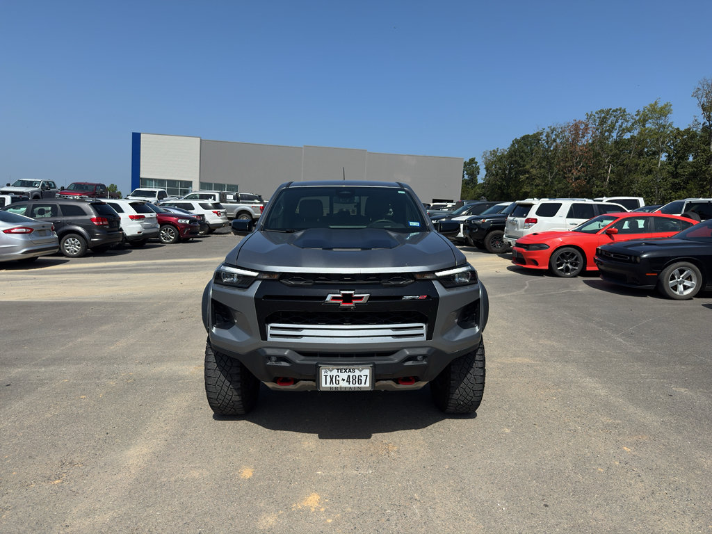 Used 2023 Chevrolet Colorado ZR2 w/ ZR2 Convenience Package III AWD/4WD image 2