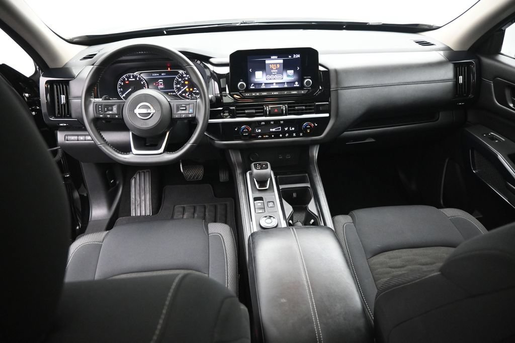 Used 2025 Nissan Pathfinder SV w/ SV Premium Package AWD/4WD image 23