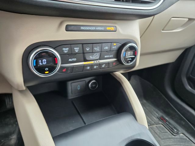 Certified 2020 Ford Escape Titanium AWD/4WD image 11