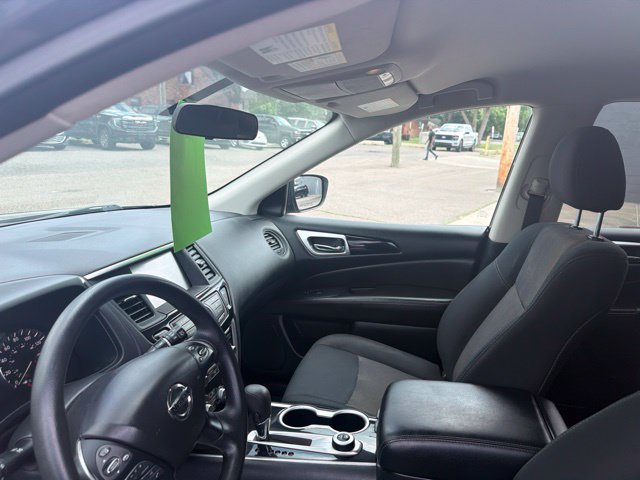 Used 2019 Nissan Pathfinder S AWD/4WD image 26