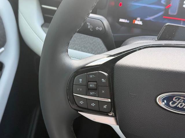 Certified 2026 Ford Explorer Platinum w/ LUX Leather Package AWD/4WD image 17