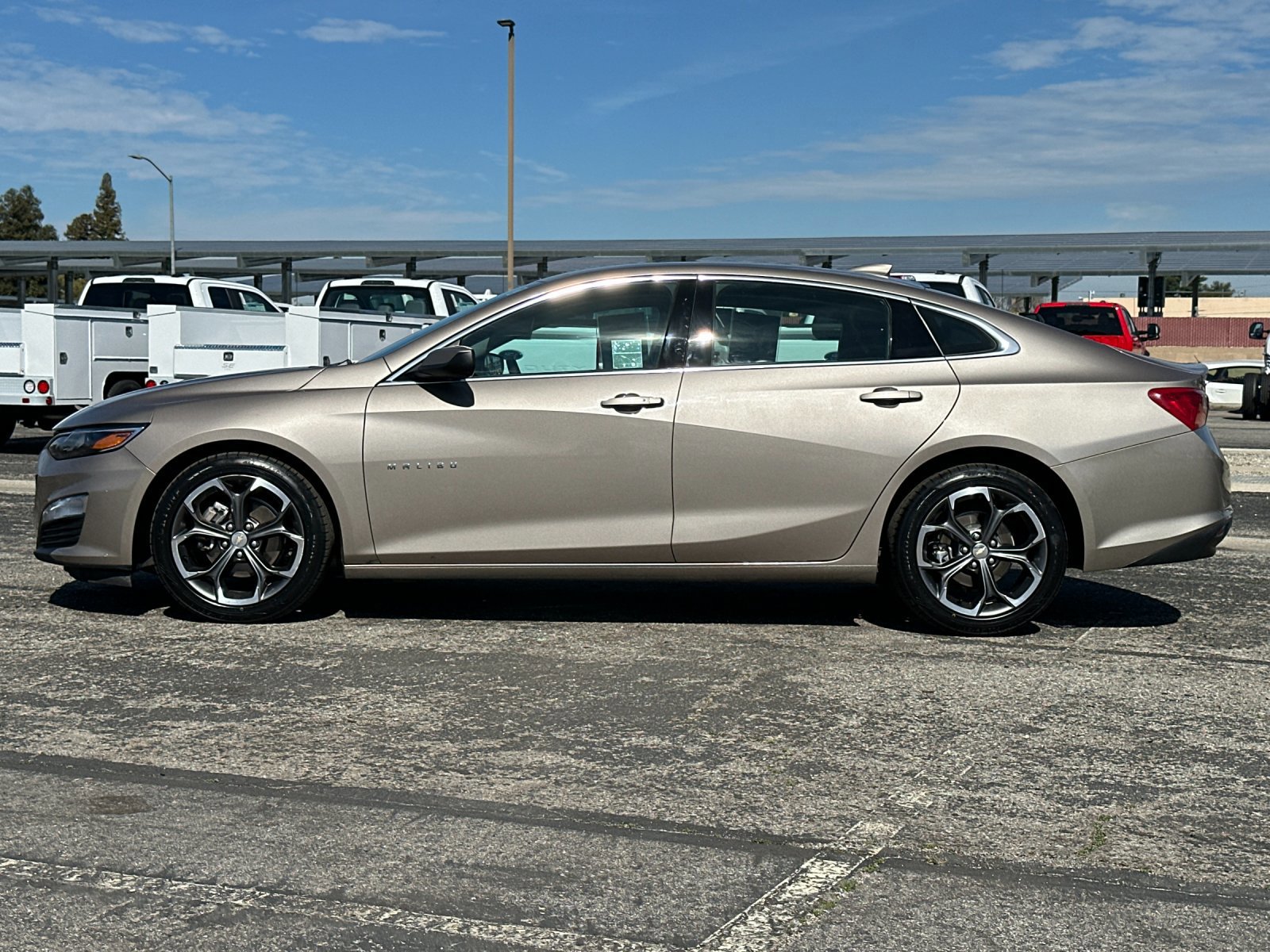 Used 2023 Chevrolet Malibu LT image 2