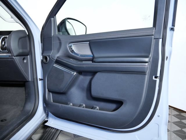 Certified 2025 Ford Expedition Platinum AWD/4WD image 9