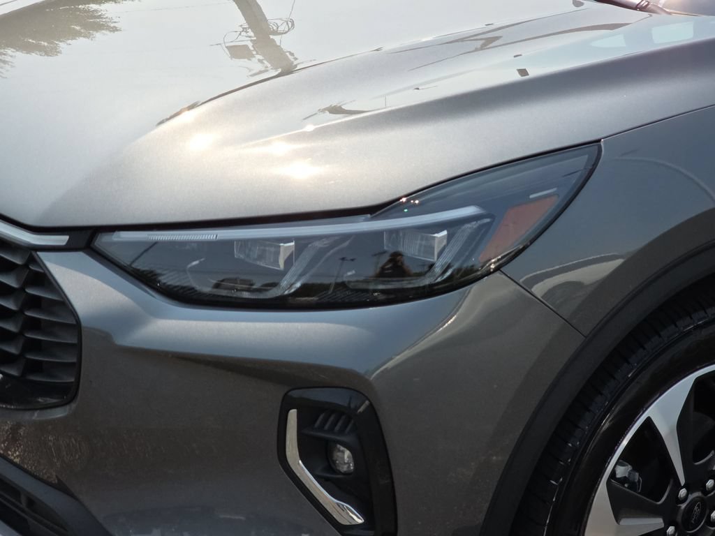 Certified 2023 Ford Escape Platinum AWD/4WD image 28