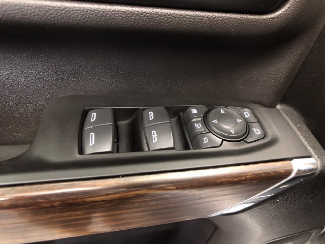Used 2022 Chevrolet Silverado 2500 High Country w/ Technology Package AWD/4WD image 12