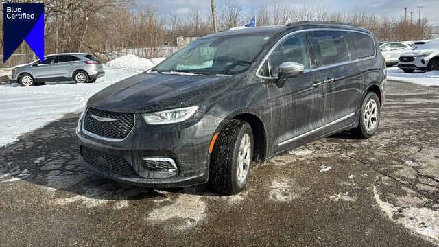 Used 2022 Chrysler Pacifica Limited image 1
