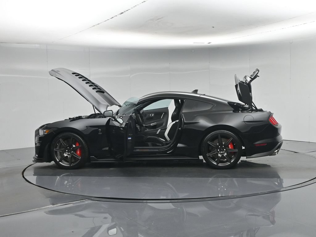 Certified 2022 Ford Mustang Shelby GT500 w/ Carbon Fiber Track Pack RWD image 38