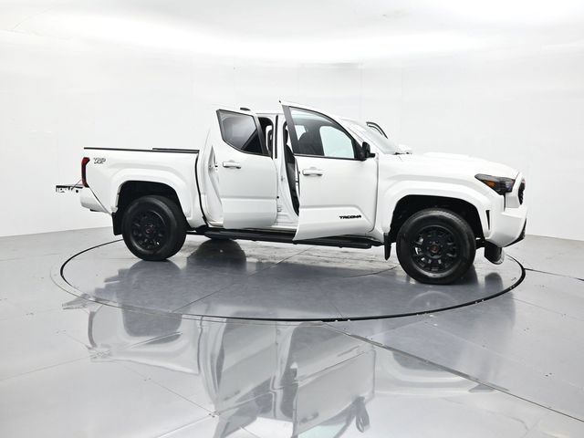 Used 2025 Toyota Tacoma TRD Sport AWD/4WD image 49