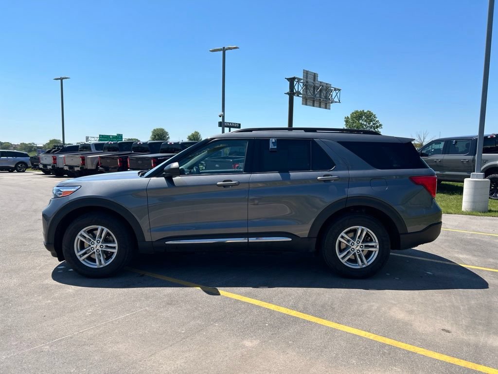 Certified 2021 Ford Explorer XLT w/ Equipment Group 202A AWD/4WD image 9