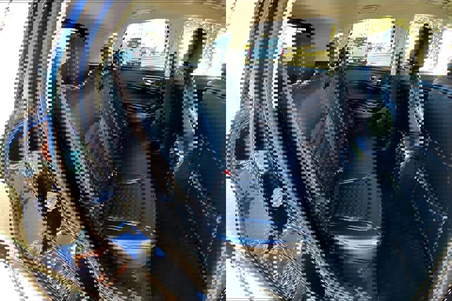 Certified 2024 Ford Edge SEL image 38