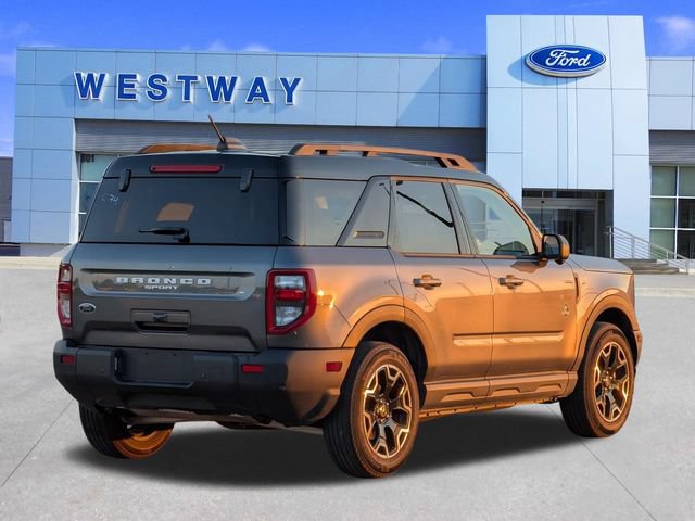 Certified 2025 Ford Bronco Sport Outer Banks w/ Outer Banks Tech Package+ AWD/4WD image 3