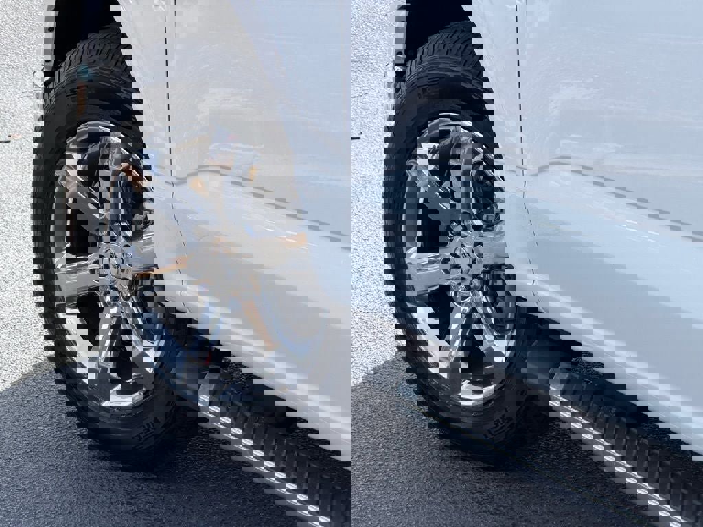 Certified 2022 Ford F150 XLT w/ Equipment Group 302A High image 13