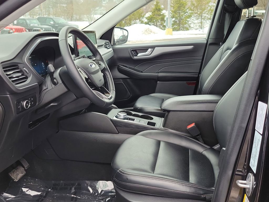 Certified 2025 Ford Escape Platinum image 8