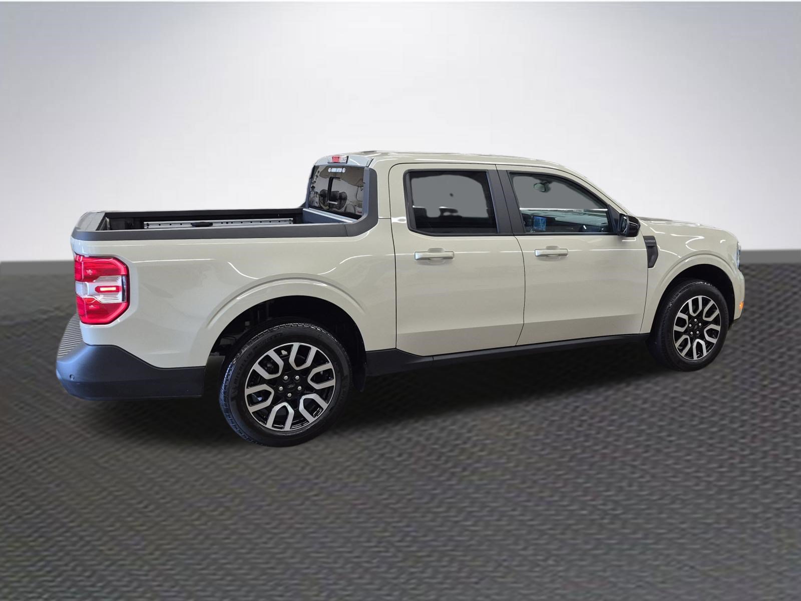Certified 2024 Ford Maverick Lariat AWD/4WD image 4