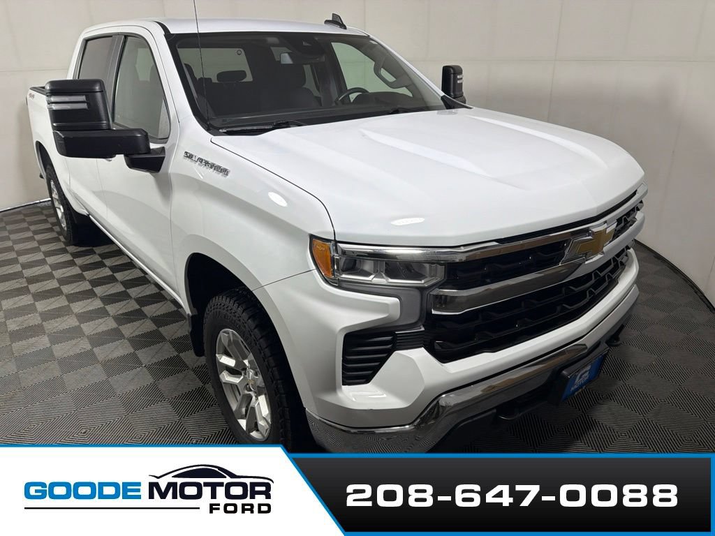 Used 2022 Chevrolet Silverado 1500 LT w/ Max Trailering Package AWD/4WD image 2