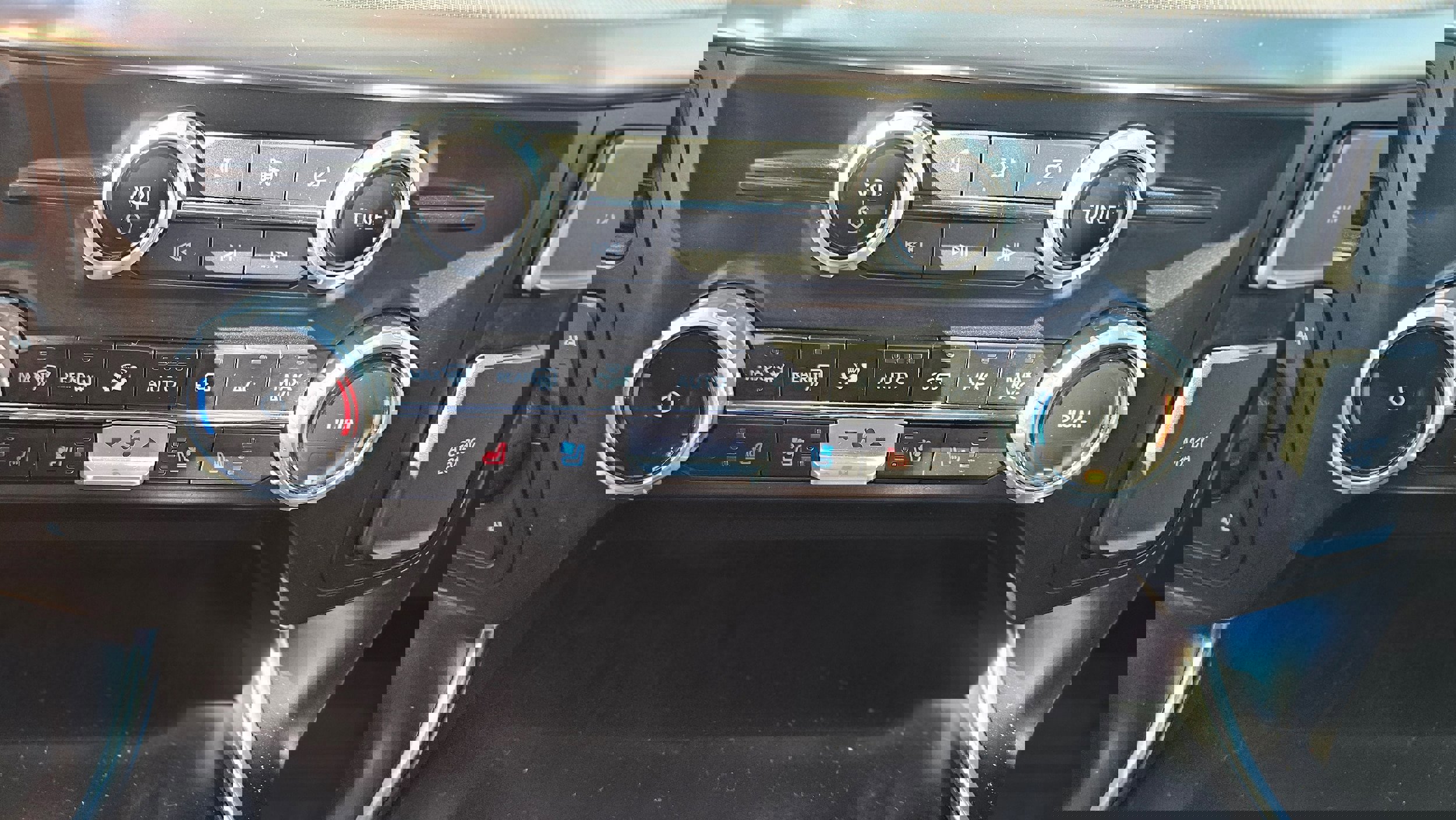 Certified 2023 Ford F150 Raptor w/ Raptor 37 Performance Package image 23