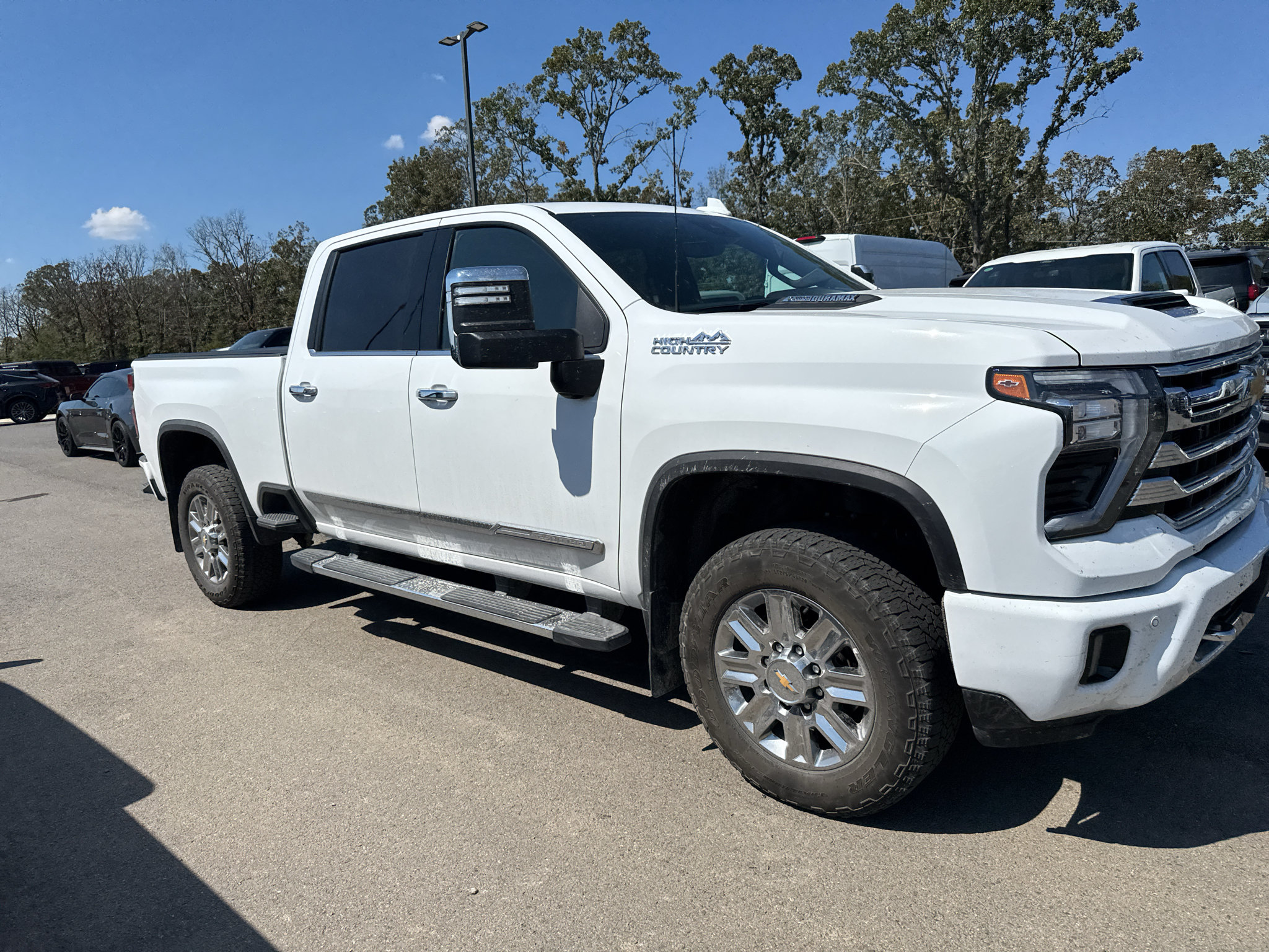 Used 2026 Chevrolet Silverado 2500 High Country w/ Technology Package AWD/4WD image 4