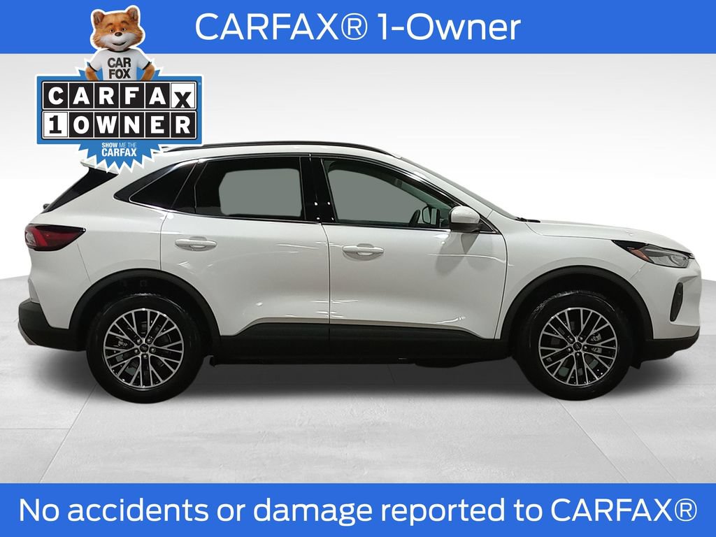 Certified 2026 Ford Escape SE FWD image 2