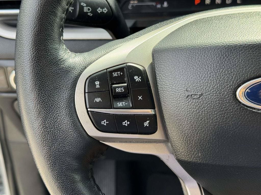 Certified 2023 Ford Explorer XLT w/ Equipment Group 202A RWD image 12