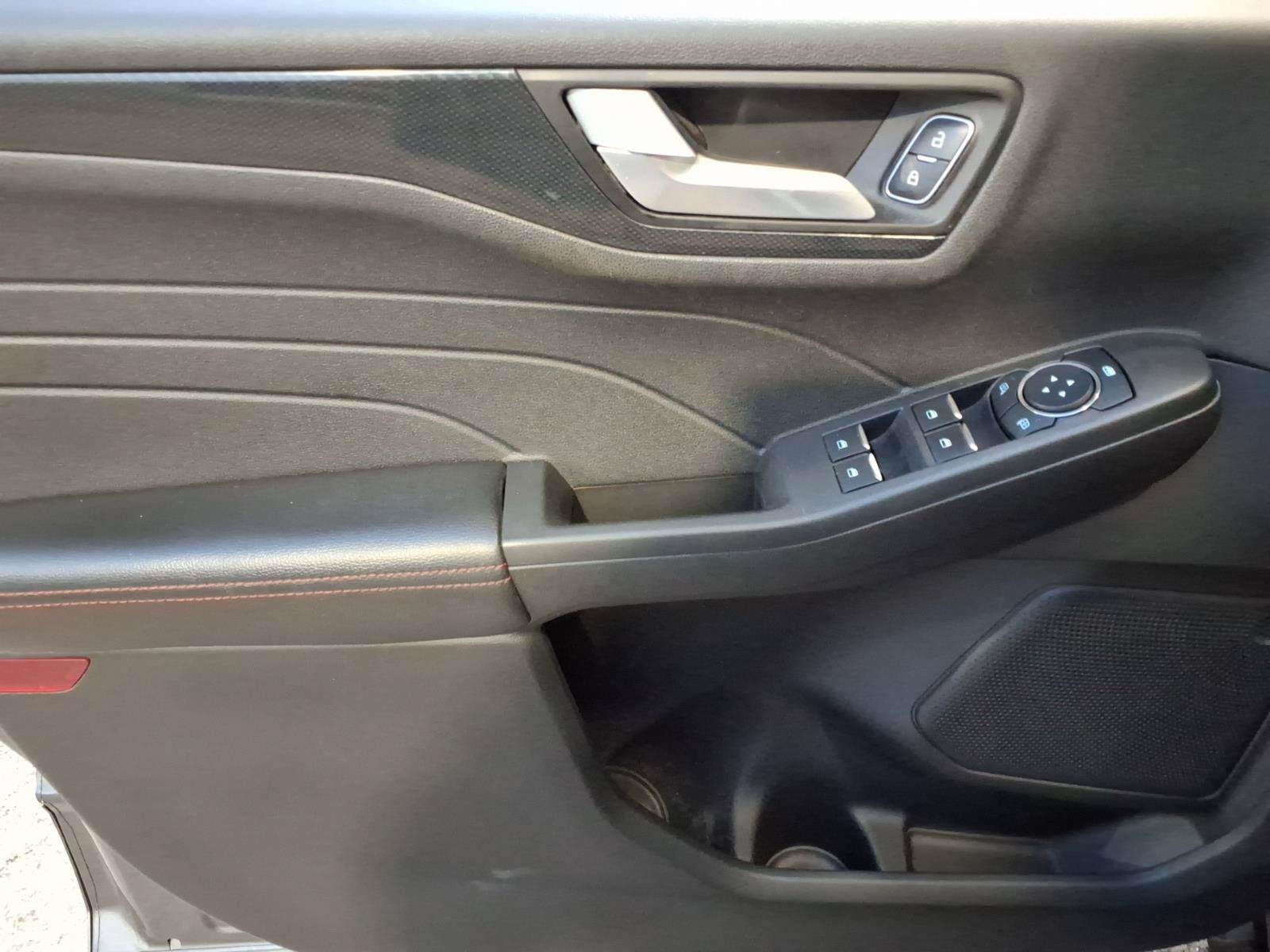 Certified 2023 Ford Escape ST-Line w/ Tech Pack #1 FWD image 9