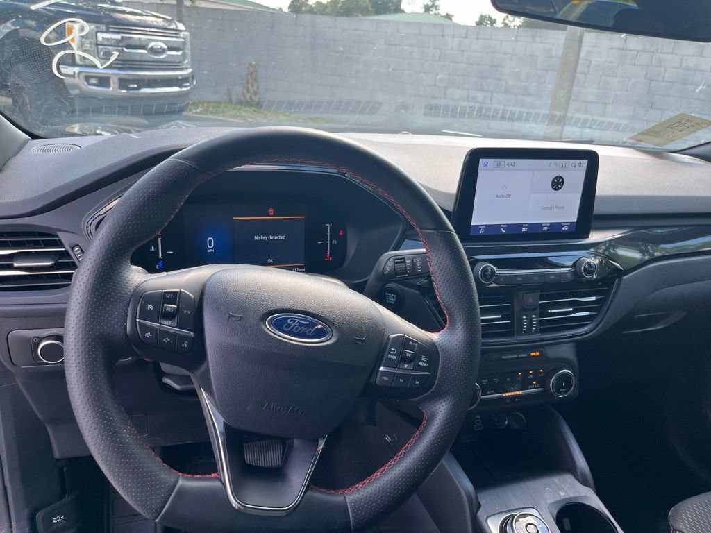 Certified 2025 Ford Escape ST-Line FWD image 14