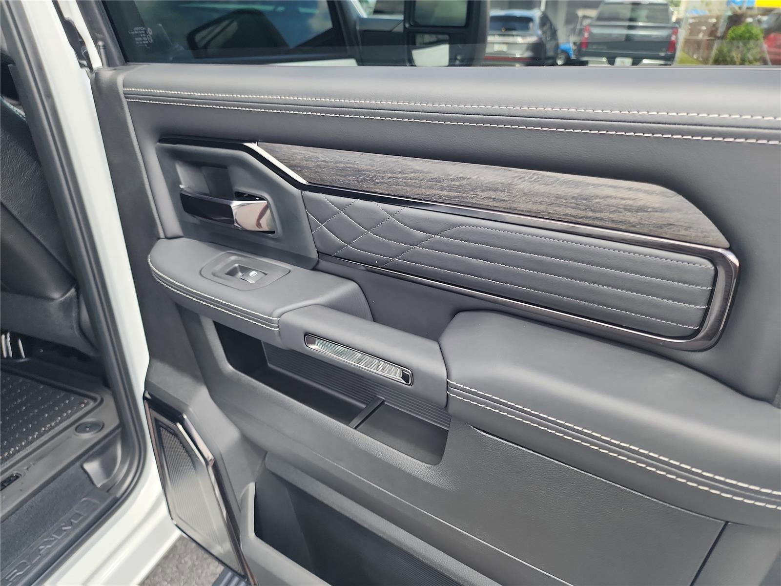 Used 2026 RAM 2500 Limited AWD/4WD image 23