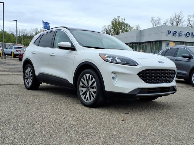 Certified 2022 Ford Escape Titanium w/ Class II Trailer Tow Package AWD/4WD image 1