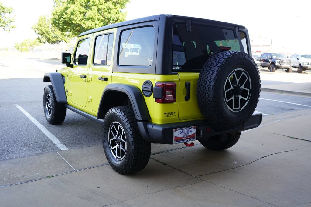 Used 2024 Jeep Wrangler Unlimited Rubicon AWD/4WD image 11