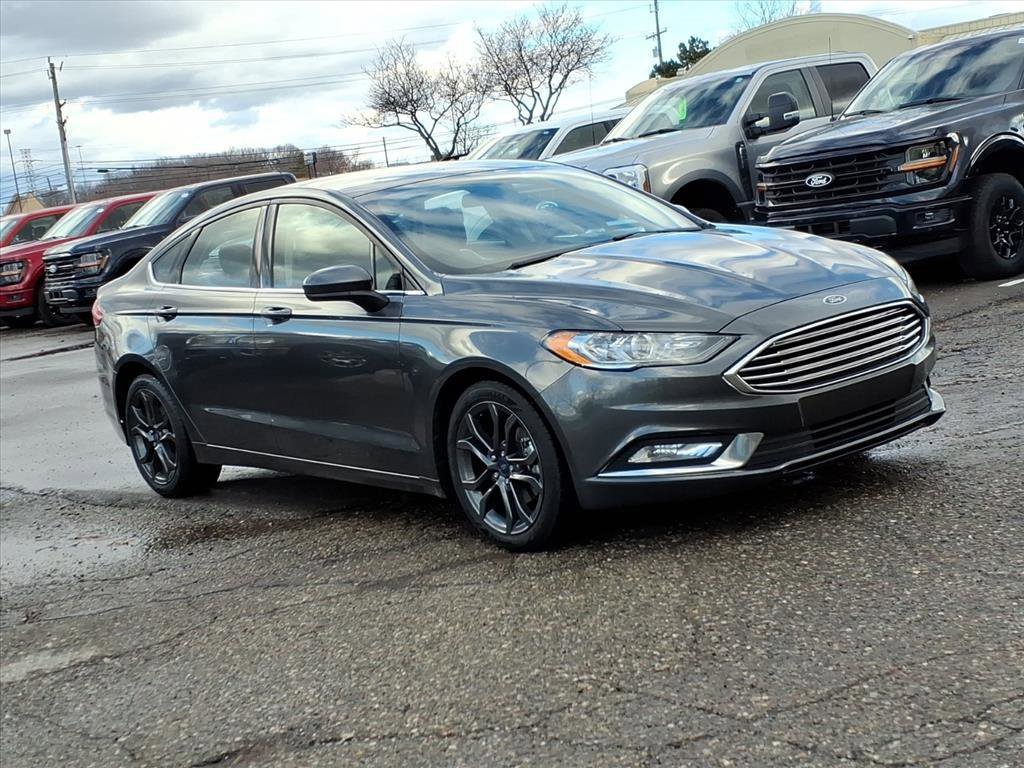 Certified 2018 Ford Fusion SE w/ Equipment Group 201A image 7