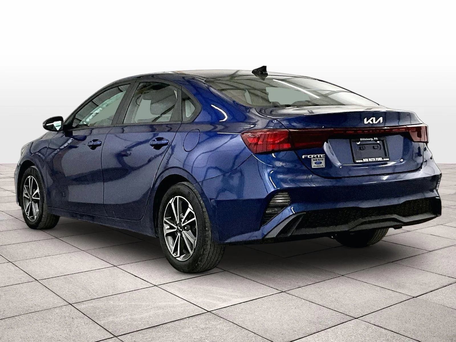 Used 2023 Kia Forte LXS w/ LXS Technology Package FWD image 10