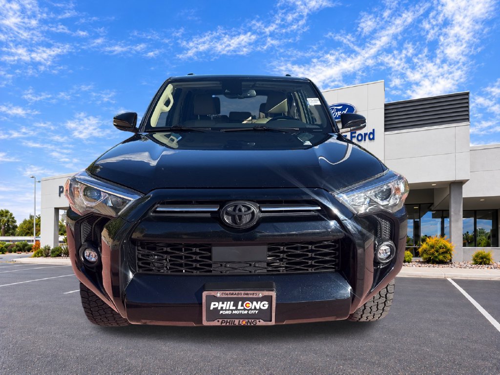 Used 2022 Toyota 4Runner SR5 Premium w/ Moonroof Package AWD/4WD image 2