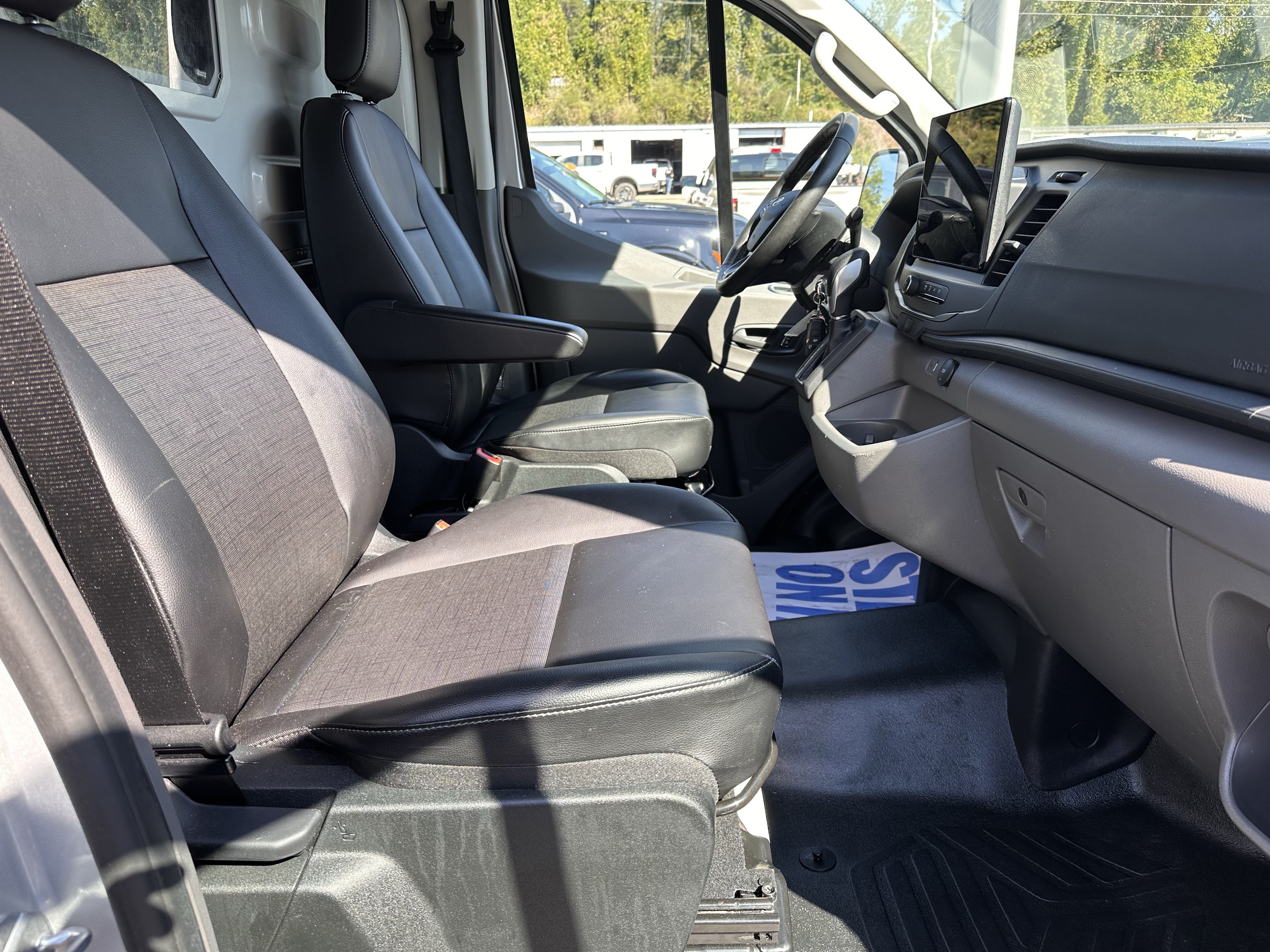Certified 2025 Ford Transit 150 Low Roof AWD image 12