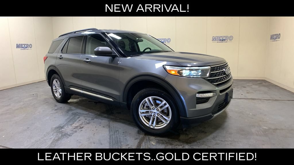 Certified 2023 Ford Explorer XLT w/ Equipment Group 202A AWD/4WD image 1