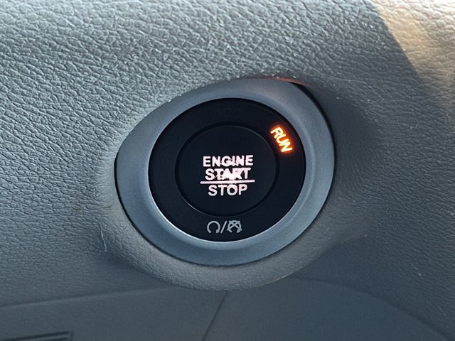 Used 2023 Chrysler Pacifica Touring-L FWD image 16