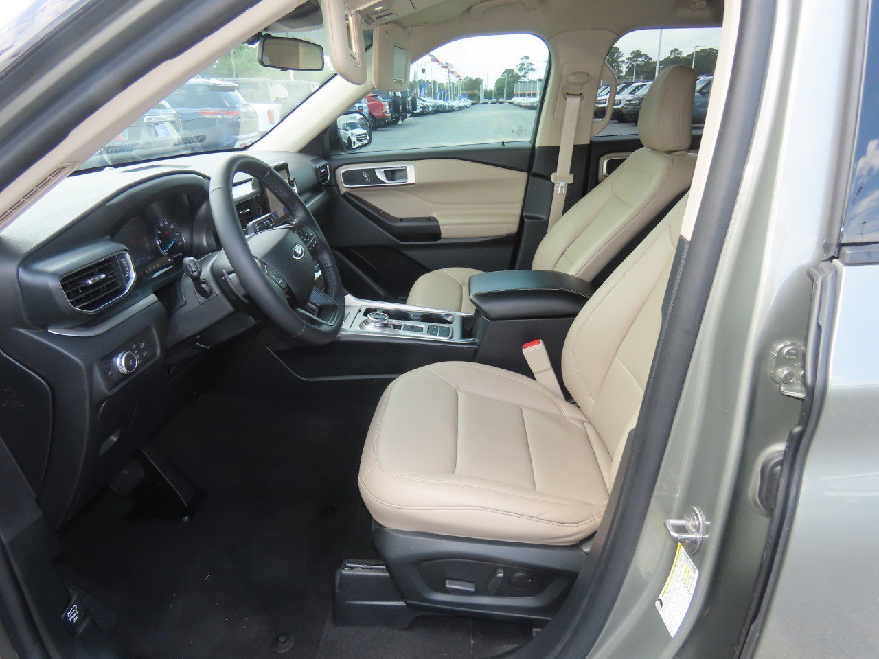 Certified 2020 Ford Explorer XLT w/ Equipment Group 202A RWD image 26