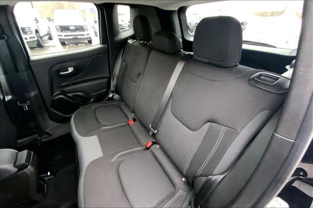 Used 2023 Jeep Renegade Latitude w/ Premium Group image 21