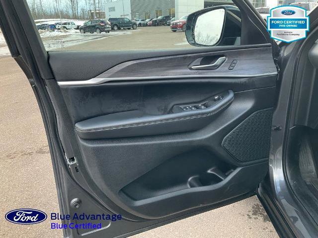 Used 2023 Jeep Grand Cherokee L Limited image 23