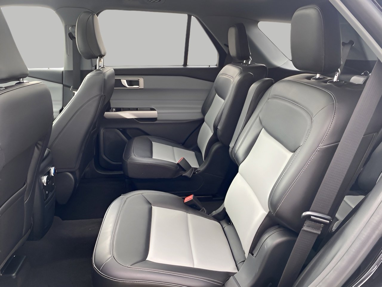 Certified 2023 Ford Explorer XLT w/ Equipment Group 202A image 11